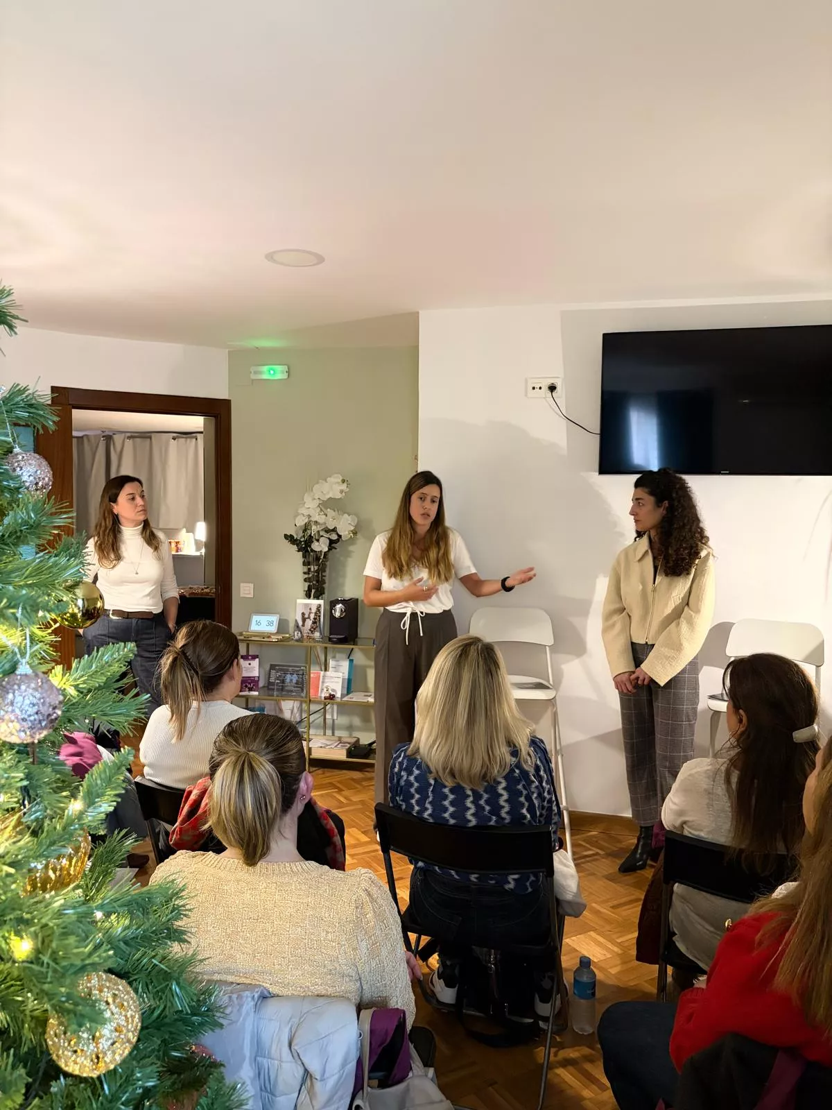 Claudia Marcos en consulta de fisioterapia de suelo pélvico en Málaga